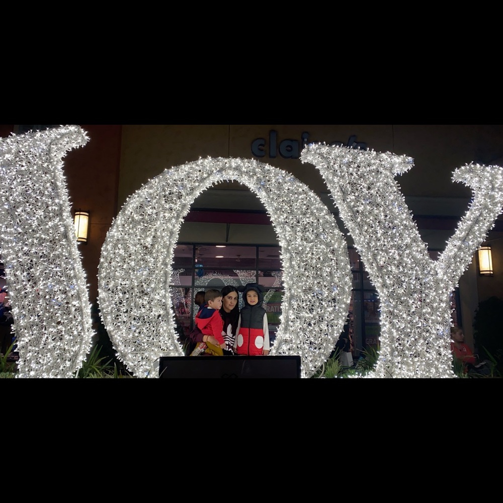 Meet your Posher, Amira